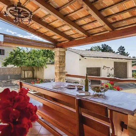 Roza Villa *